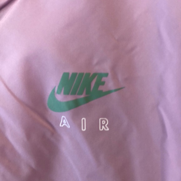 NWT NIKE PACKABLE WINDBREAKER - Picture 9 of 10